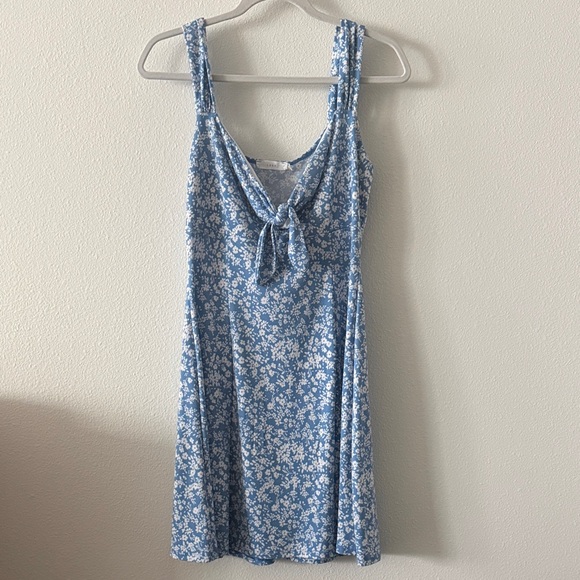 Lush Dresses & Skirts - Lush Blue and White Floral Tie-Front Dress